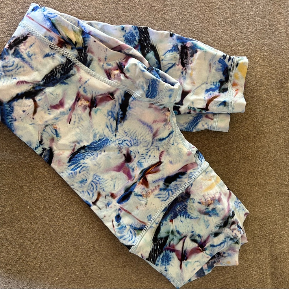 Lulu lemon pants.